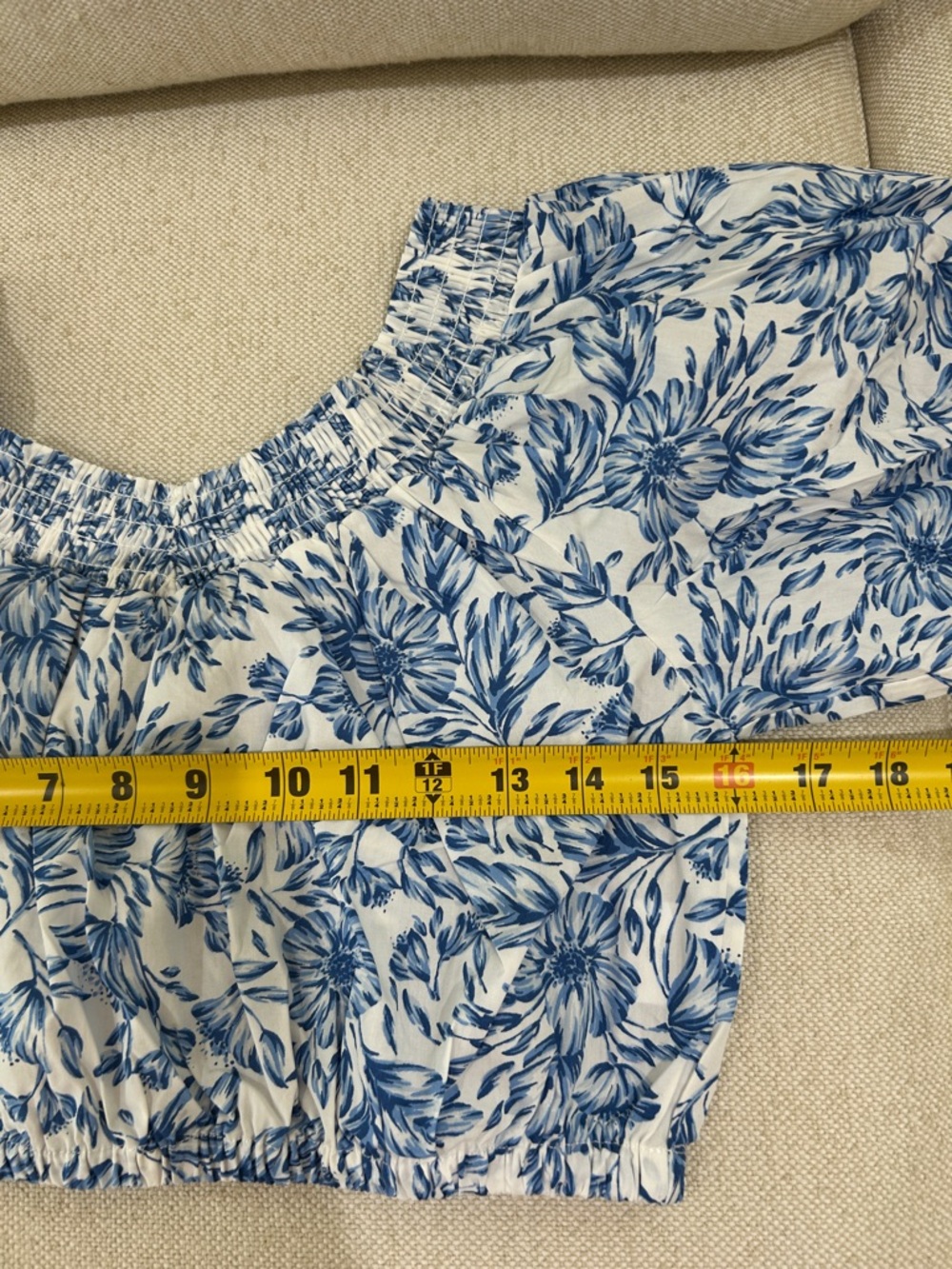 Olivaceous White Blue Floral Off-Shoulder Crop Top Women Size M NWT Cottagecore - Picture 4 of 7